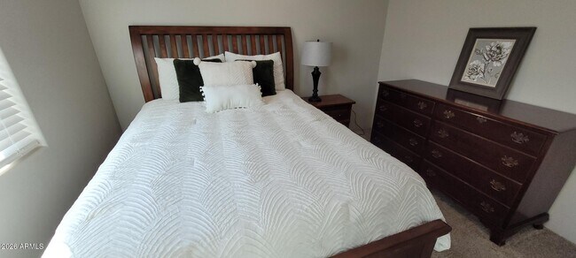 Building Photo - 900 W Hermosa Dr