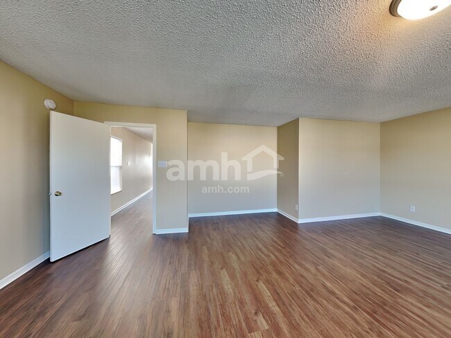 Building Photo - 1968 Prairie Sky Ln