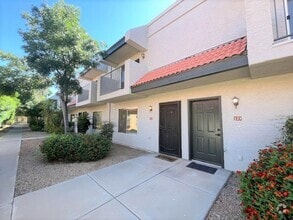 Building Photo - Two bdrm Townhome for RENT in Paradise Val...
