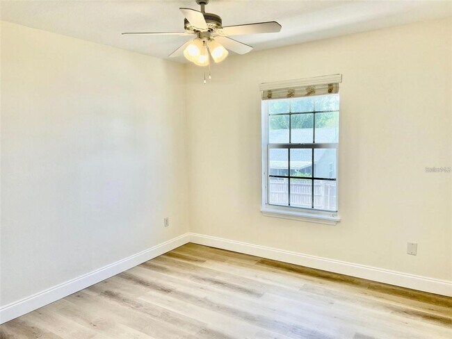Building Photo - 844 W Charing Cross Cir