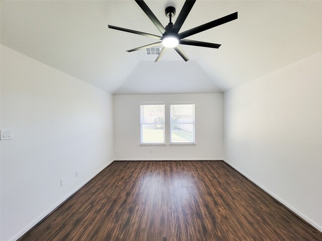 Building Photo - 21123 Amber Crossing Dr