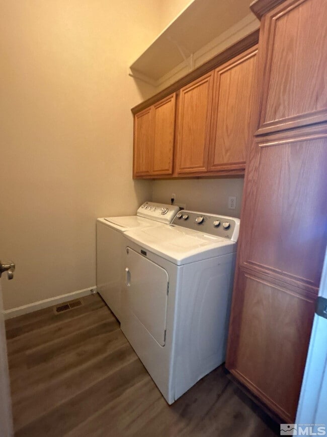Building Photo - 455 Mallard Way