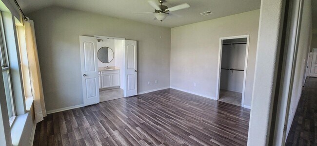 Building Photo - 5022 Brewcastle Ln