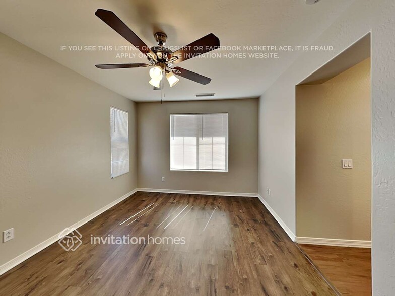 Building Photo - 1932 W Faria Ln