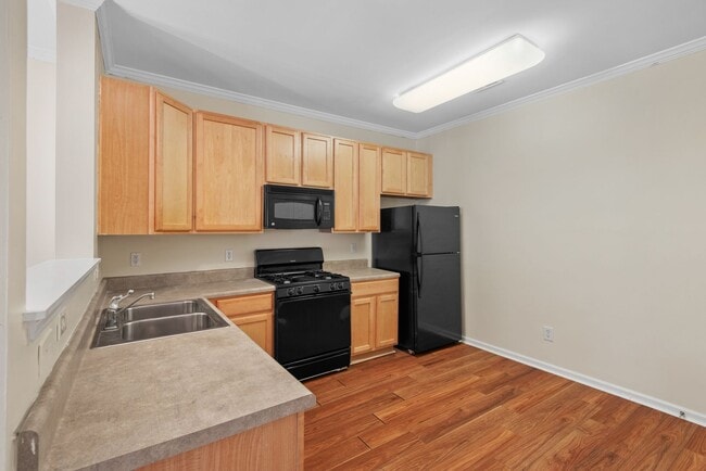 Building Photo - AVAILABLE NOW! PET FRIENDLY! Great 3-Story Townhome Located near Wake Forest!