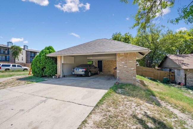 Primary Photo - 1407 Avebury Cir