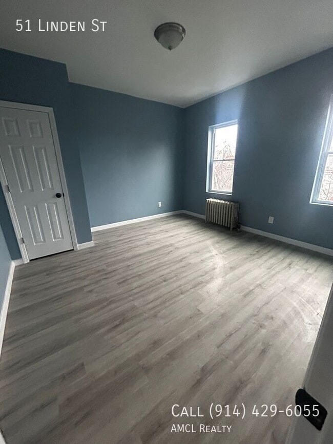 Building Photo - 51 Linden St