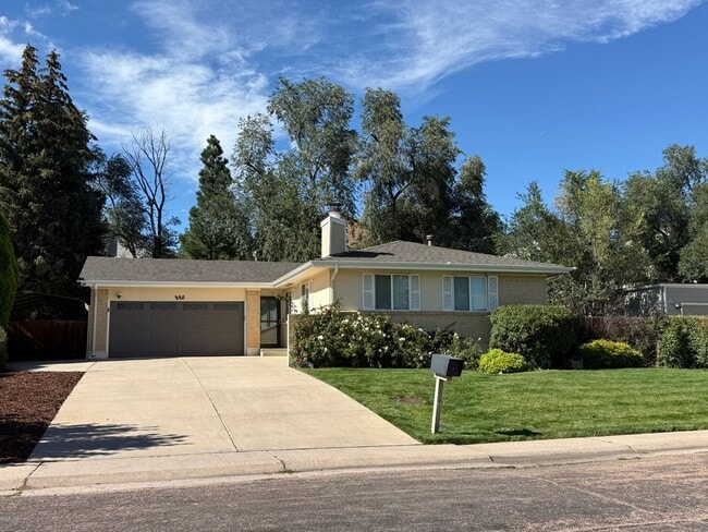 Primary Photo - Five Bedroom House Close To Ft. Carson