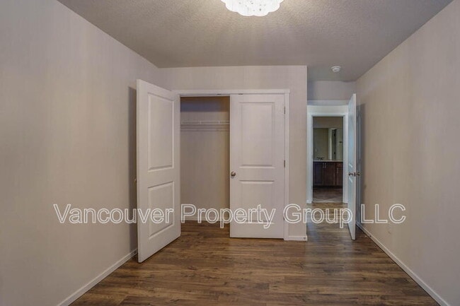 Building Photo - 4945 NE 24th Ave