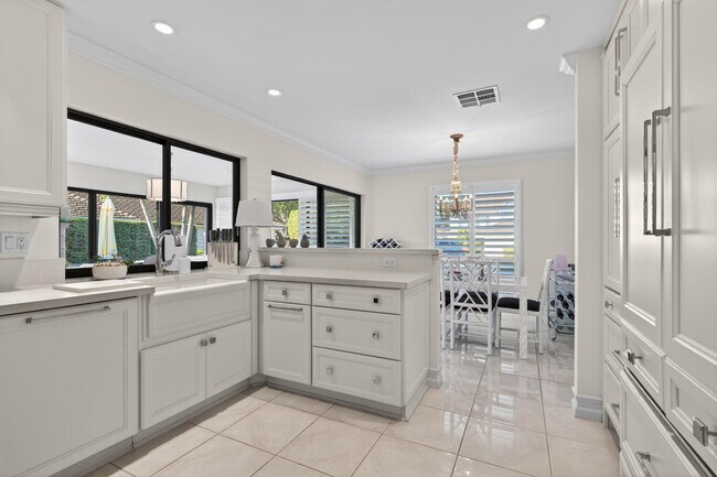 Building Photo - 11340 Briarwood Pl