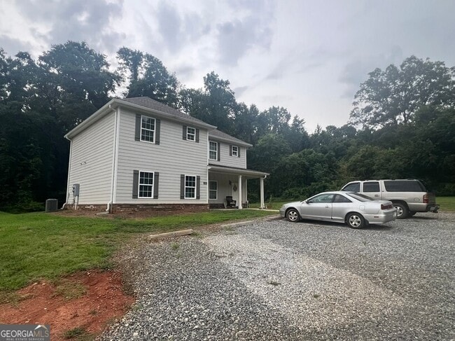 Building Photo - 1553 Bostwick Rd