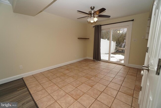 Building Photo - 915 Arch St