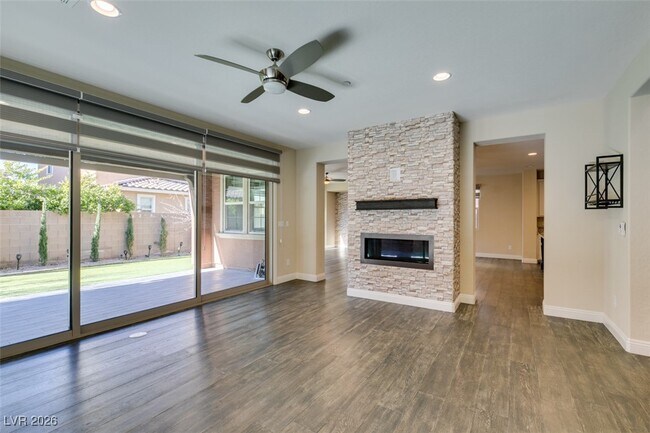 Building Photo - 2497 Birch Hollow St