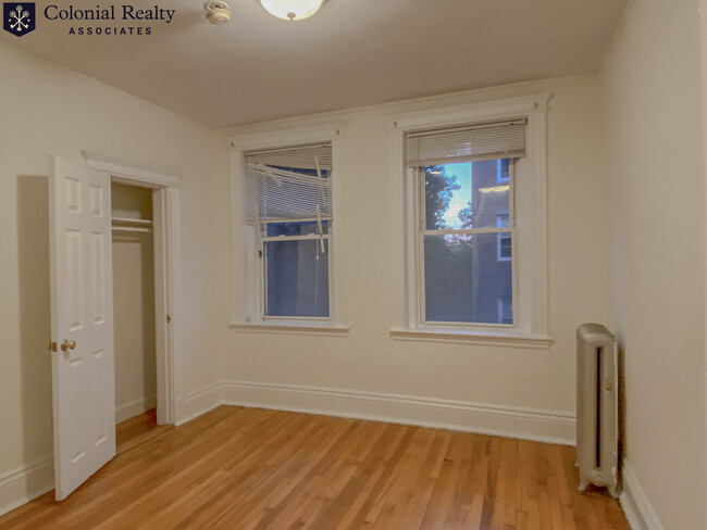 Building Photo - 6 Camelot Ct