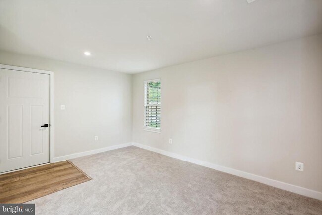 Building Photo - 19753 Grn Vlg Dr