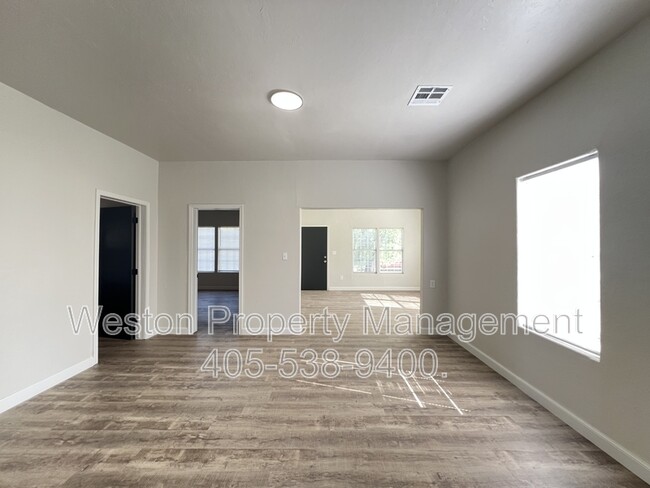 Building Photo - 908 NW 95th St