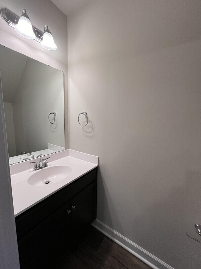 Building Photo - 2 Jaydn Dr W