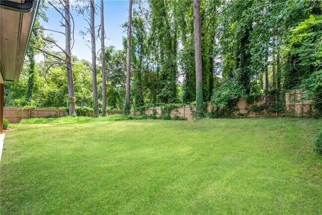 Building Photo - 2424 Connally Dr