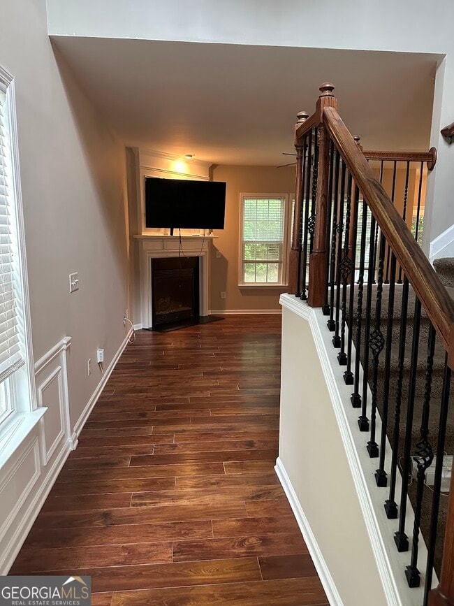 Building Photo - 3245 Welmingham Dr SW