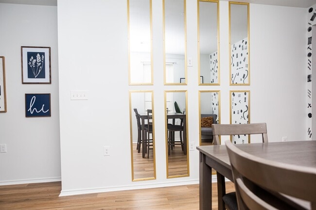 Building Photo - 1933 Industry St