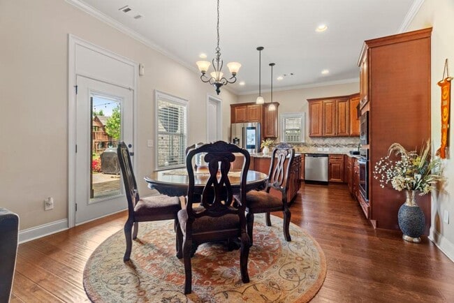 Building Photo - Luxury Living in The Oaks at Cotswold – 5B...