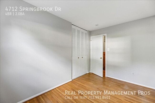 Building Photo - 4712 Springbrook Dr