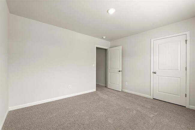 Building Photo - 348 Belmont Dr