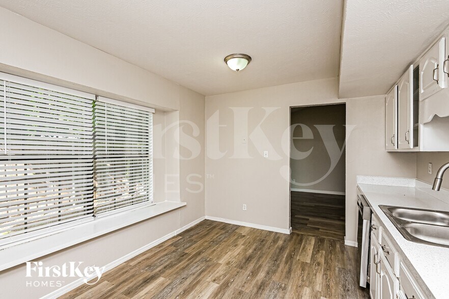 Building Photo - 2805 Galemeadow Dr