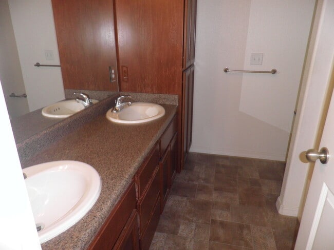 Building Photo - 362 Jan's Ct