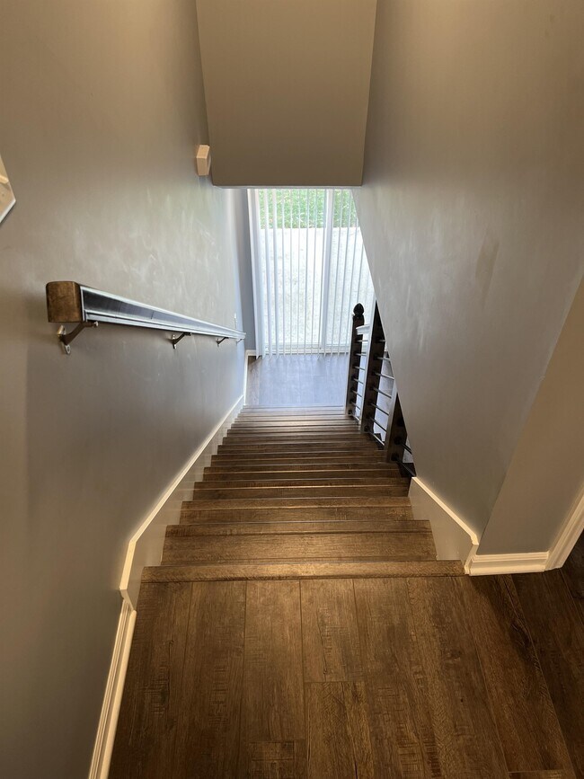 Building Photo - 891 W Gay St