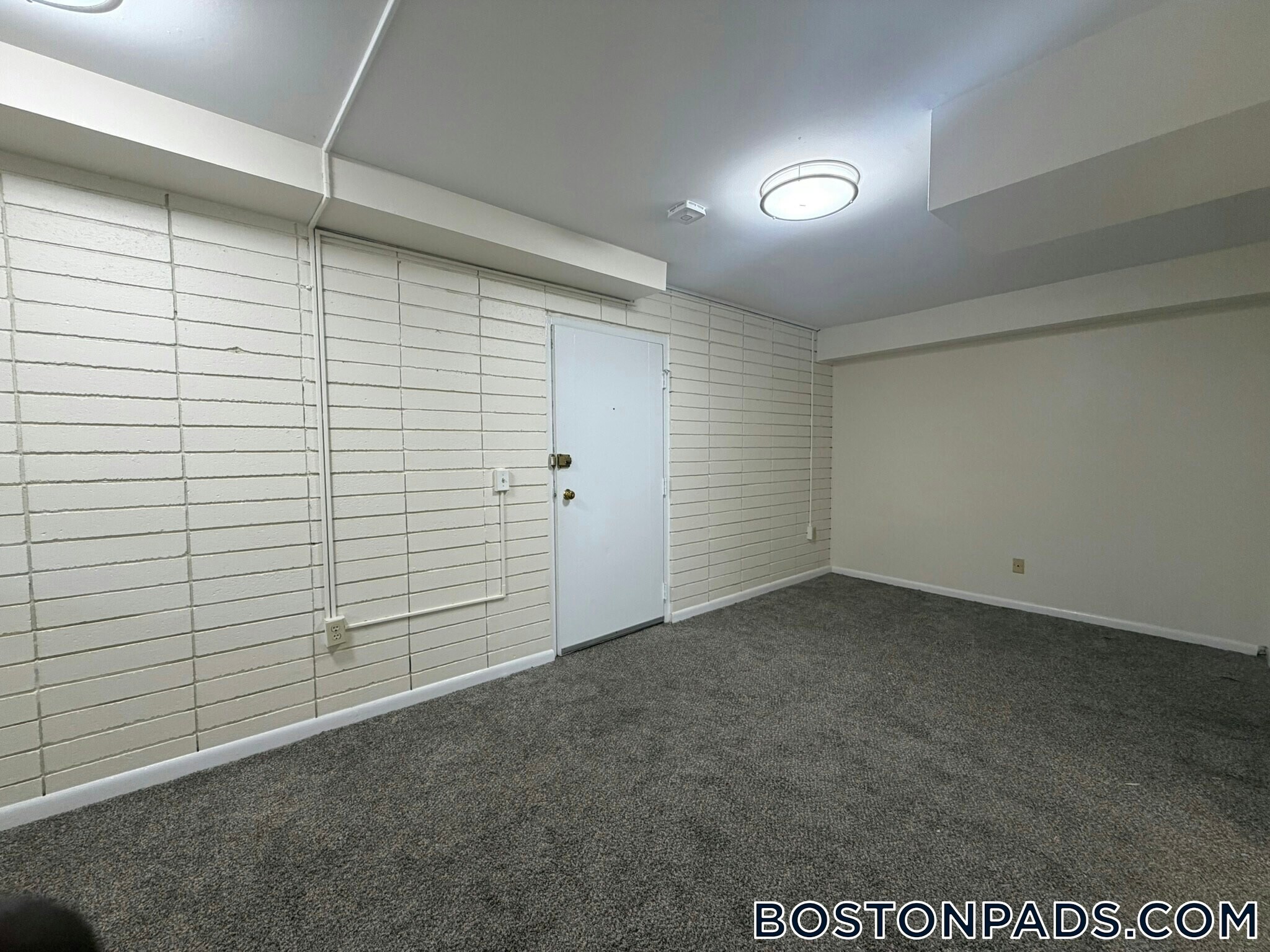 Building Photo - 18 Westgate Dr