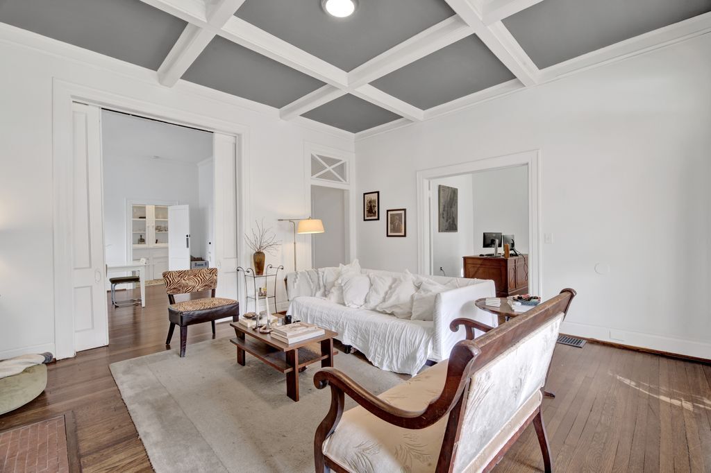 Building Photo - 2134 16th Ave S