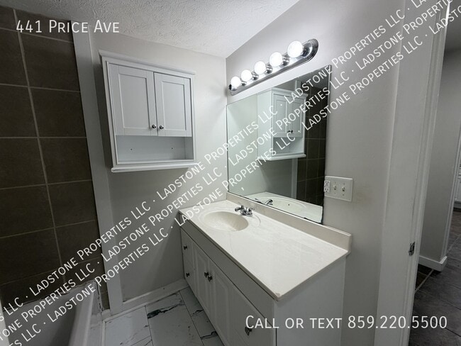 Building Photo - 441 Price Ave