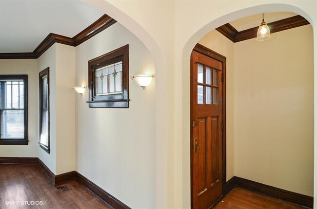 Primary Photo - 3 bedroom in Chicago IL 60630