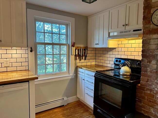 Building Photo - 43 Pennywise Ln