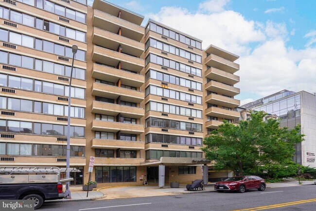 Building Photo - 1325 18th St NW