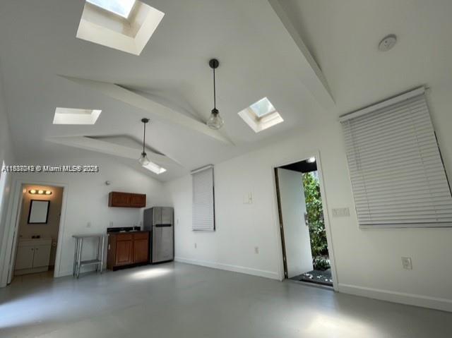 Primary Photo - 118 NW 24th St