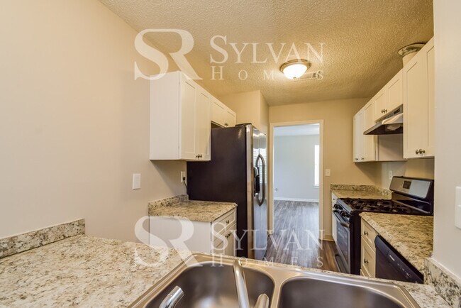 Building Photo - 5543 Pine Gate Dr