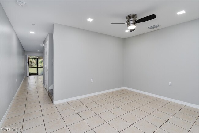 Building Photo - 9080 Gervais Cir