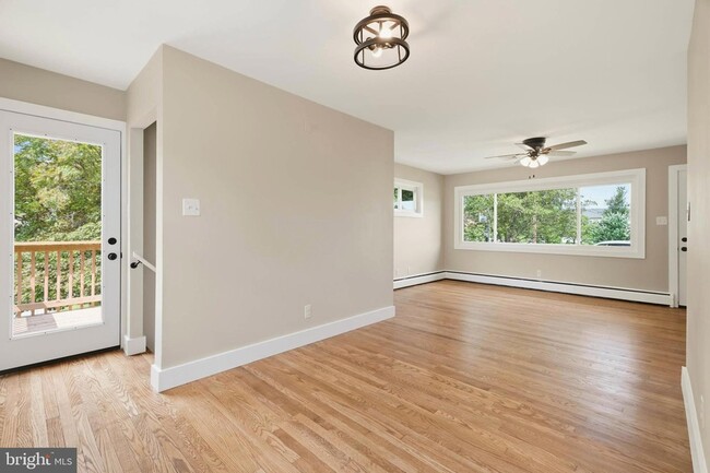 Building Photo - 8643 Ridge Rd