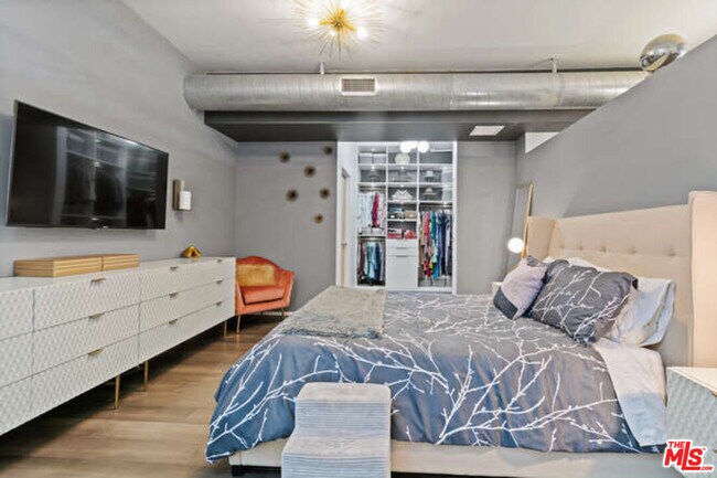 Building Photo - 1111 S Grand Ave