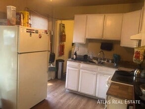 Building Photo - 5533 Xanadu St