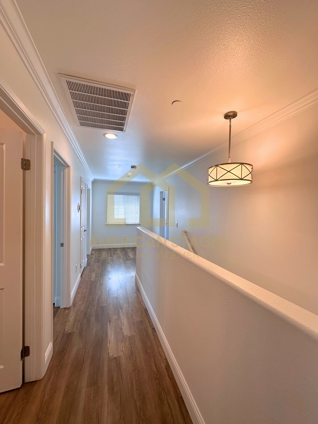 Building Photo - 1441 Crown Cir