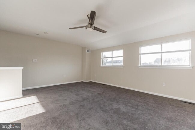 Building Photo - 65 Sandybrook Dr