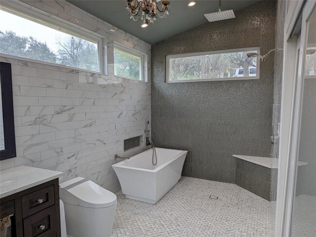 Building Photo - 6205 Lost Horizon Dr