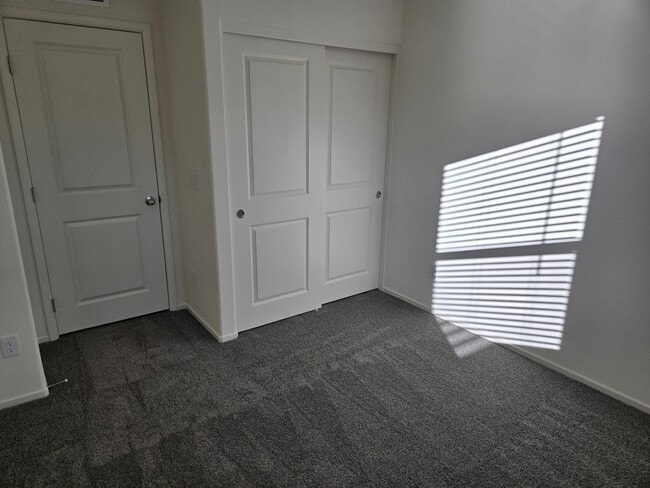 Building Photo - Kalea Trails Gated Cosmos Garden