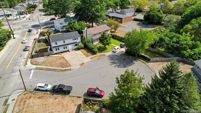 Building Photo - 4 Quaker Ct