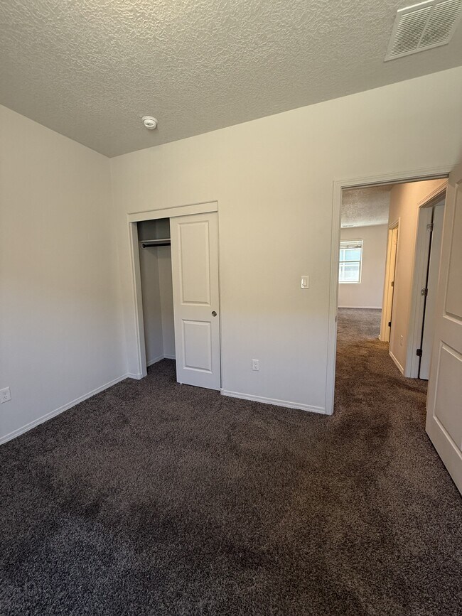 Building Photo - 2116 Solitaire St NE