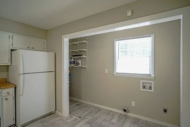 Building Photo - 112 Old Meadowbrook Dr
