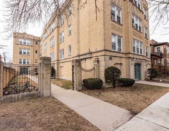 Building Photo - 4416 N Whipple St